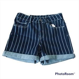 NWOT DEX Lexi Mid Rise striped shorts